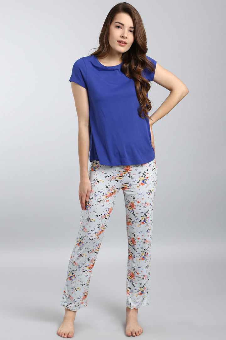 Delicate floral pajama set for women, stylish and comfortable loungewear.